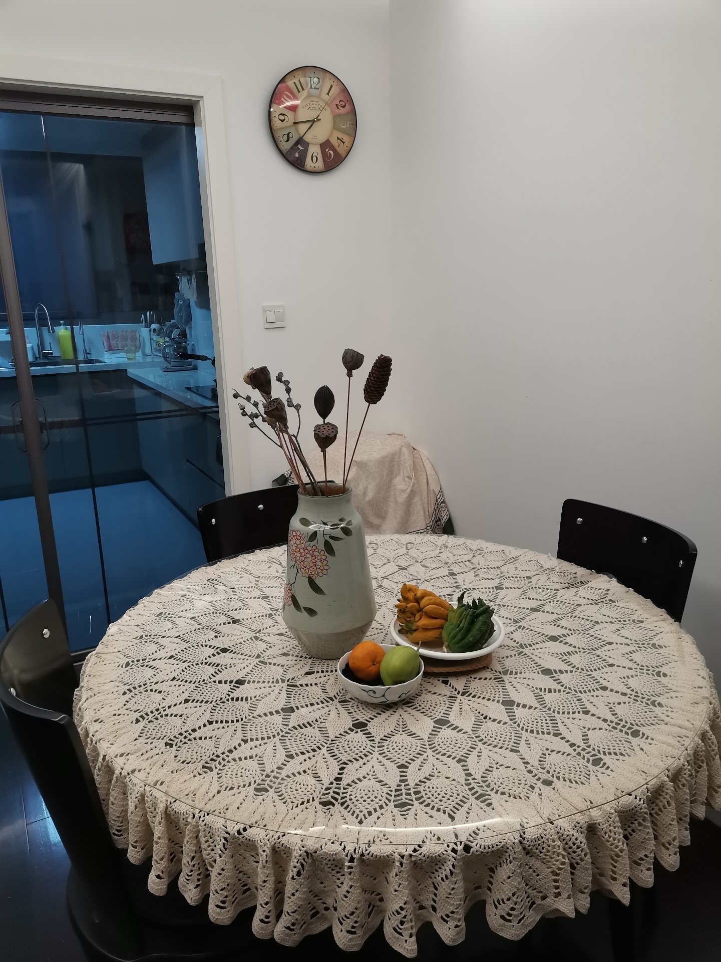 场景 · 铺在餐桌上